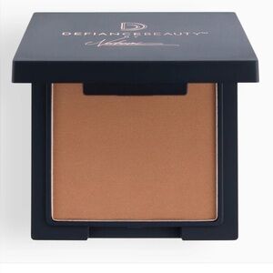 SOLD Defiance Beauty NWT Satin Sovereign Bronzer Goddess Glow Full Size